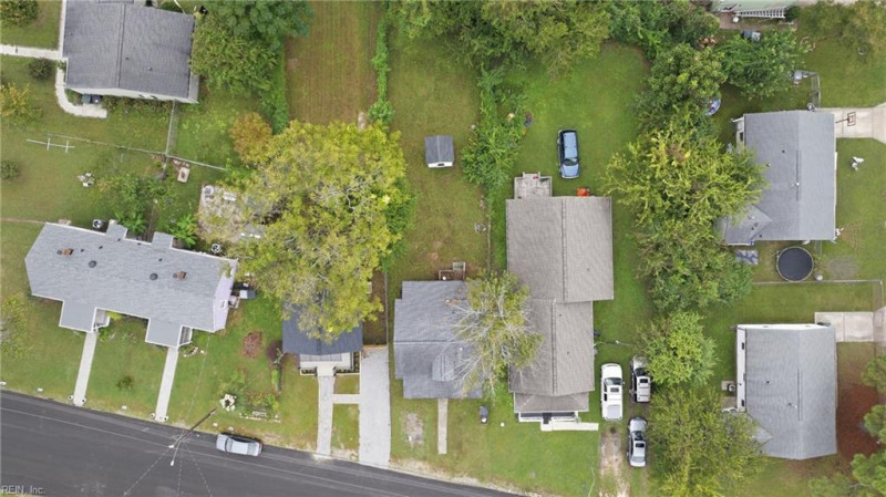 Photo 3 of 31 residential for sale in Hampton virginia