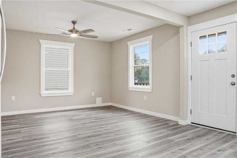 Photo 8 of 31 residential for sale in Hampton virginia