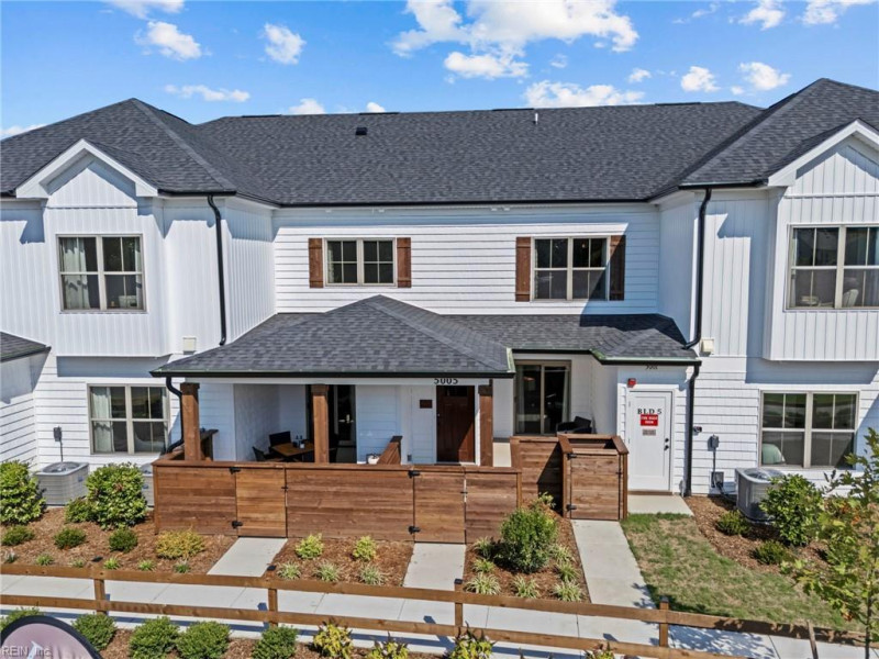Photo 7 of 27 residential for sale in Suffolk virginia