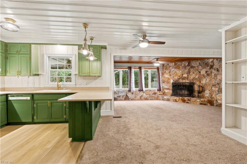 Photo 16 of 44 residential for sale in Pasquotank County virginia