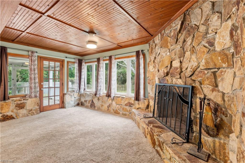 Photo 17 of 44 residential for sale in Pasquotank County virginia
