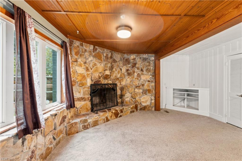 Photo 18 of 44 residential for sale in Pasquotank County virginia