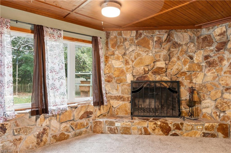 Photo 20 of 44 residential for sale in Pasquotank County virginia