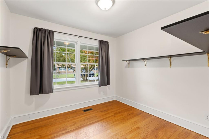 Photo 23 of 44 residential for sale in Pasquotank County virginia