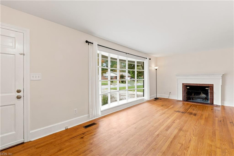 Photo 6 of 44 residential for sale in Pasquotank County virginia