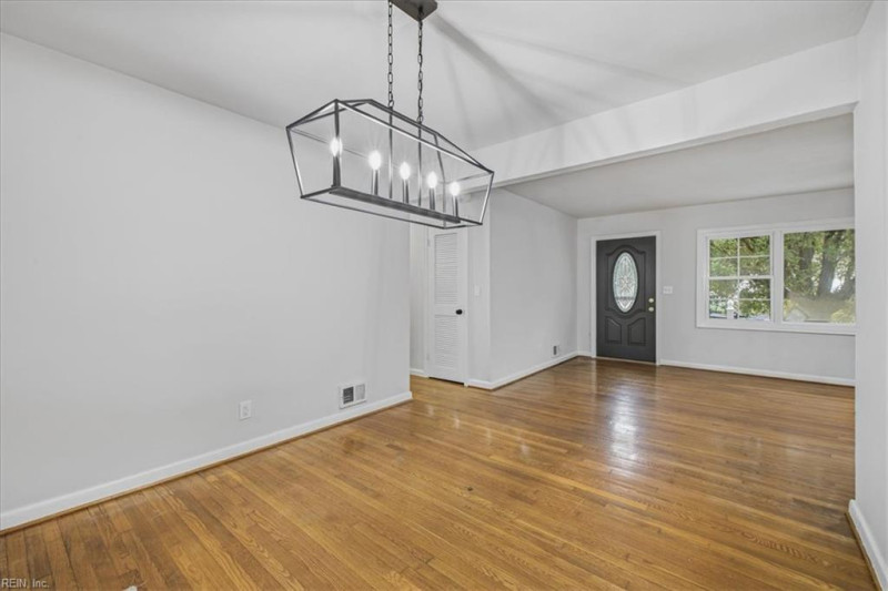 Photo 11 of 44 residential for sale in Norfolk virginia