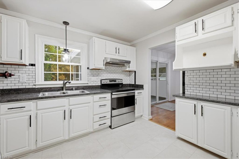 Photo 17 of 44 residential for sale in Norfolk virginia