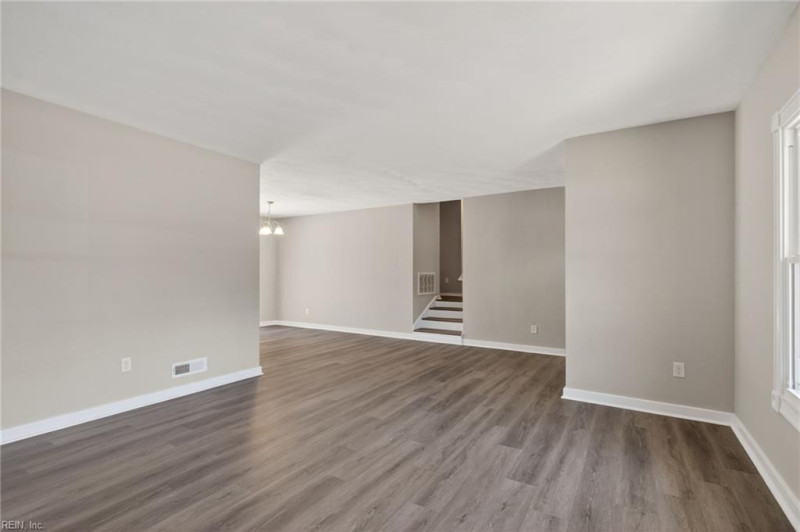 Photo 7 of 34 residential for sale in Newport News virginia