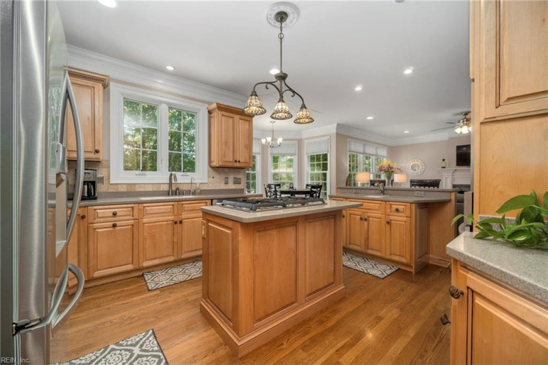 Photo 16 of 48 residential for sale in James City County virginia