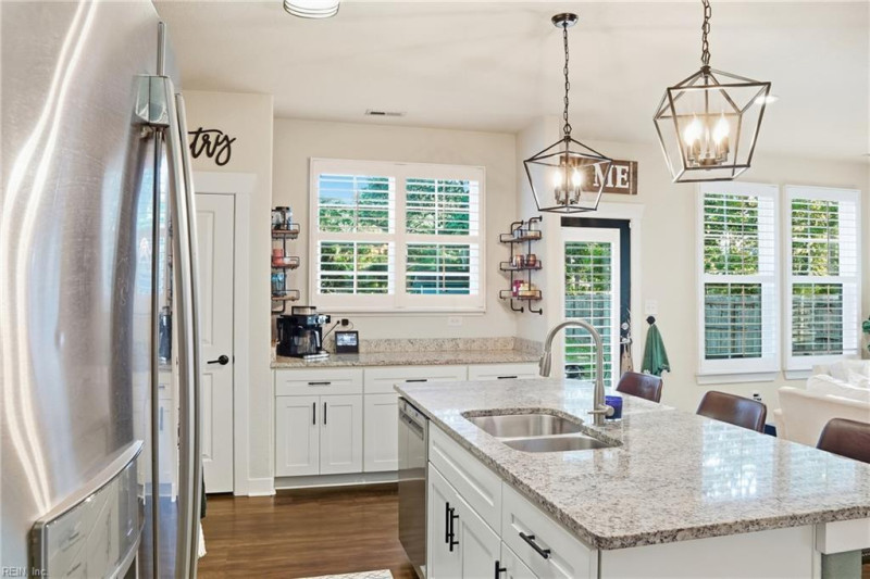 Photo 13 of 37 residential for sale in Chesapeake virginia