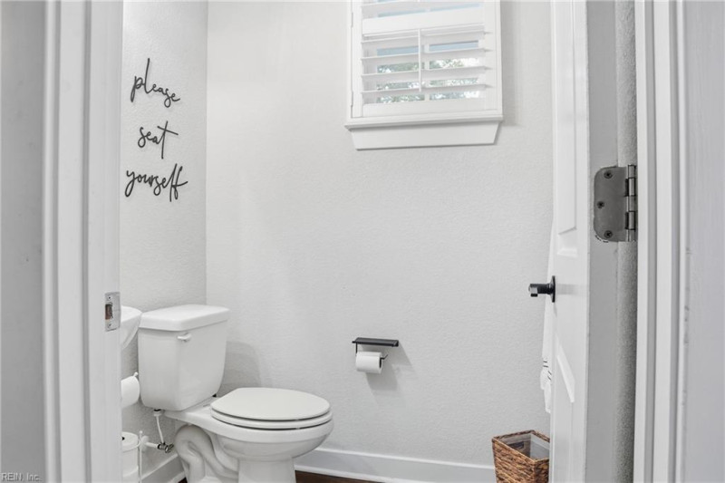 Photo 16 of 37 residential for sale in Chesapeake virginia