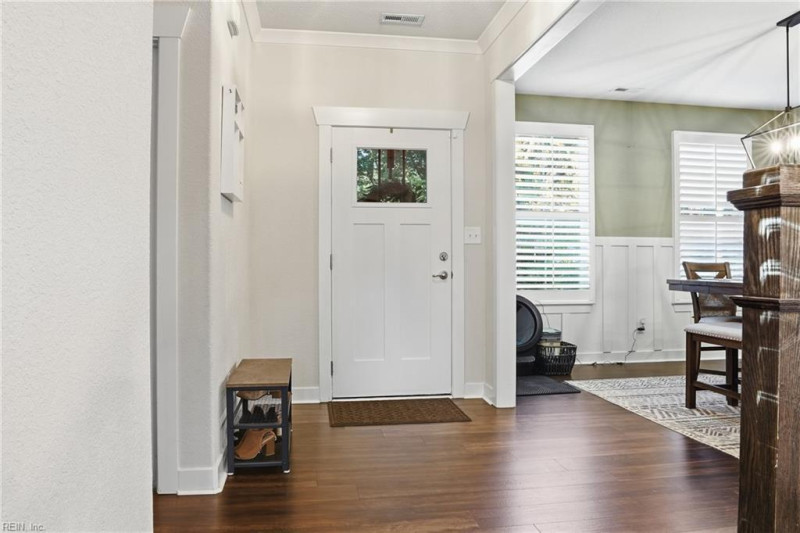 Photo 6 of 37 residential for sale in Chesapeake virginia