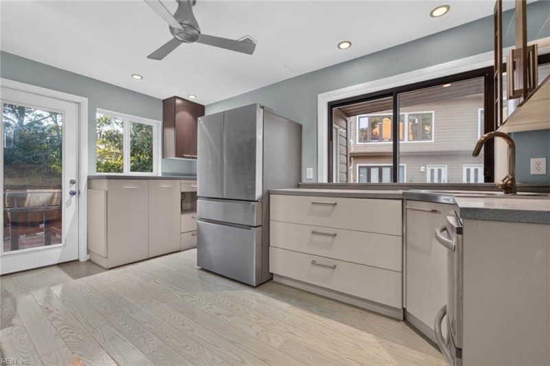 Photo 2 of 25 residential for sale in Virginia Beach virginia