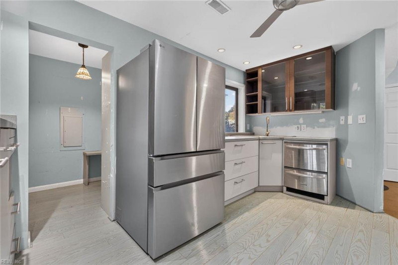 Photo 3 of 25 residential for sale in Virginia Beach virginia