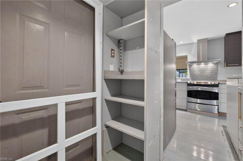 Photo 4 of 25 residential for sale in Virginia Beach virginia