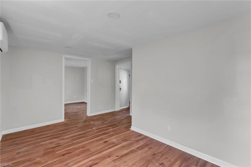 Photo 11 of 25 residential for sale in Hampton virginia
