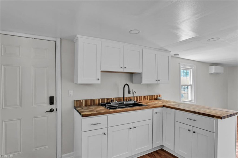 Photo 13 of 25 residential for sale in Hampton virginia