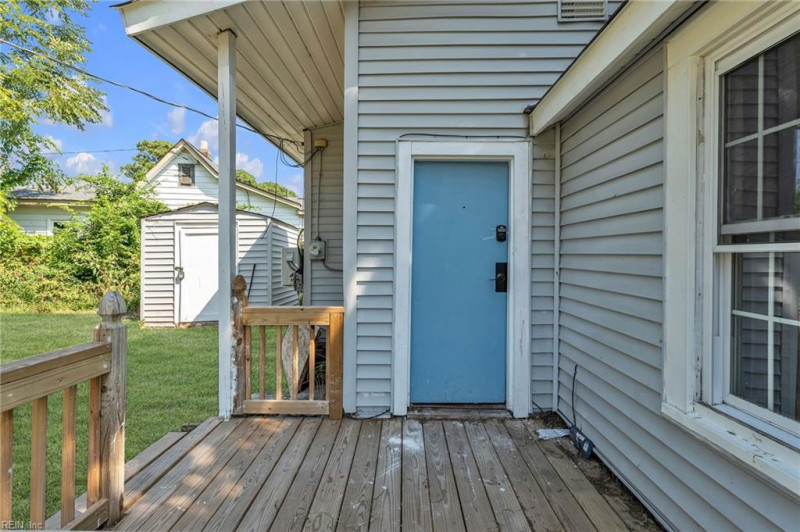 Photo 5 of 25 residential for sale in Hampton virginia