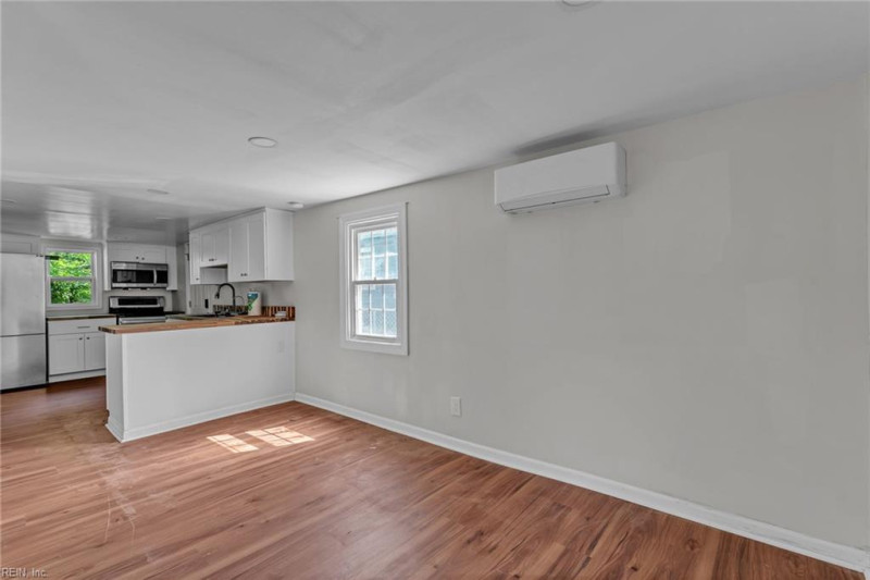 Photo 7 of 25 residential for sale in Hampton virginia