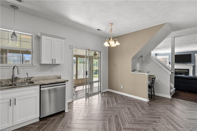 Photo 14 of 44 residential for sale in Suffolk virginia