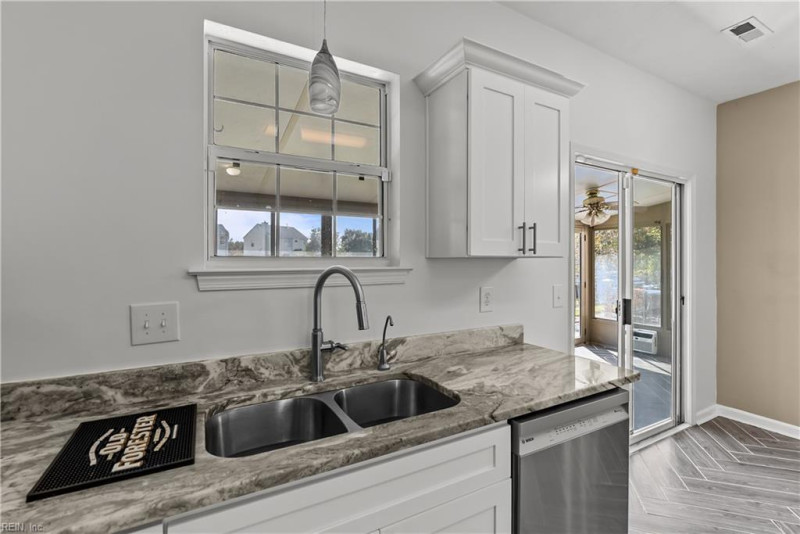Photo 16 of 44 residential for sale in Suffolk virginia
