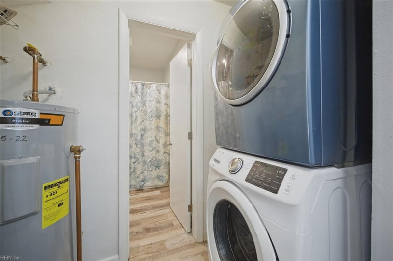 Photo 11 of 33 residential for sale in Norfolk virginia