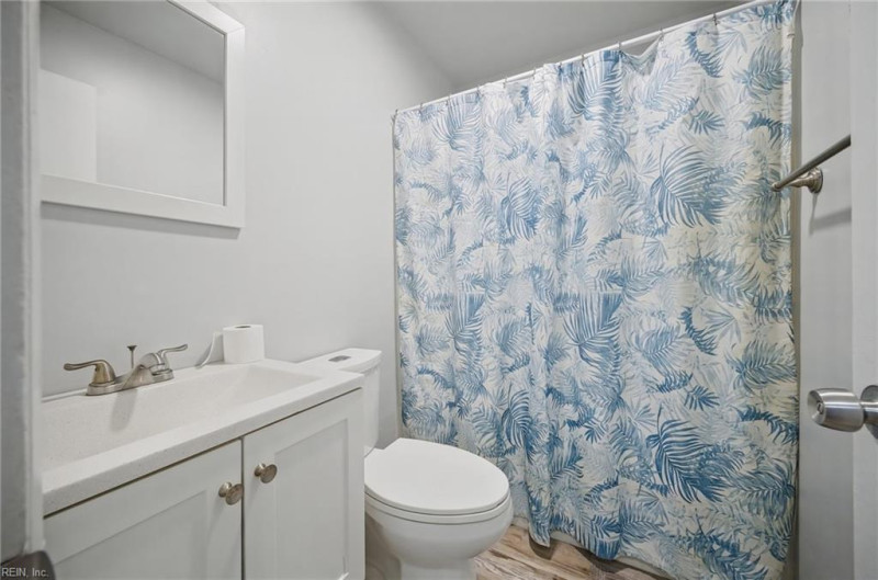 Photo 12 of 33 residential for sale in Norfolk virginia