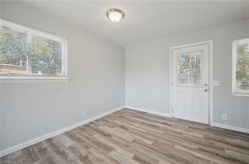 Photo 3 of 33 residential for sale in Norfolk virginia