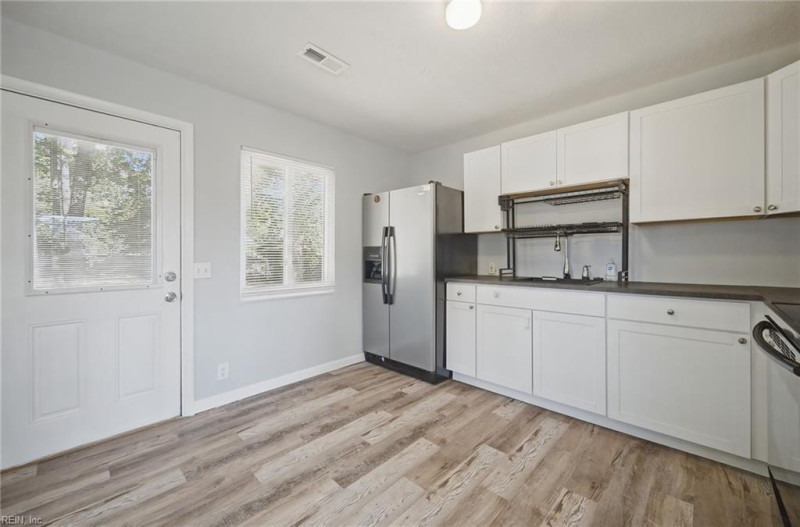 Photo 7 of 33 residential for sale in Norfolk virginia