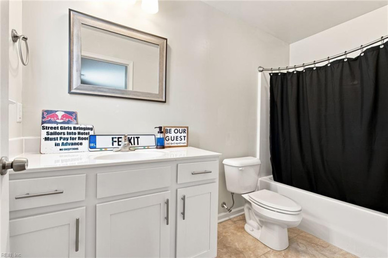 Photo 16 of 37 residential for sale in Virginia Beach virginia