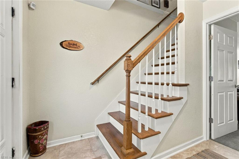 Photo 3 of 37 residential for sale in Virginia Beach virginia