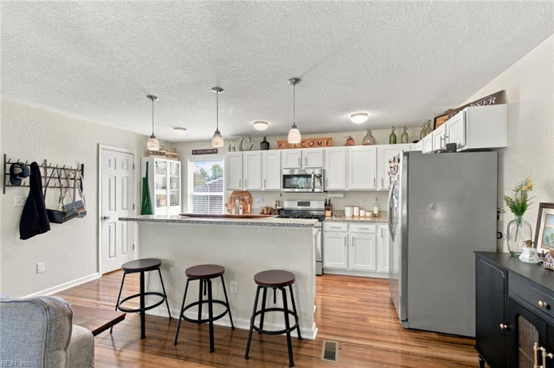 Photo 8 of 37 residential for sale in Virginia Beach virginia
