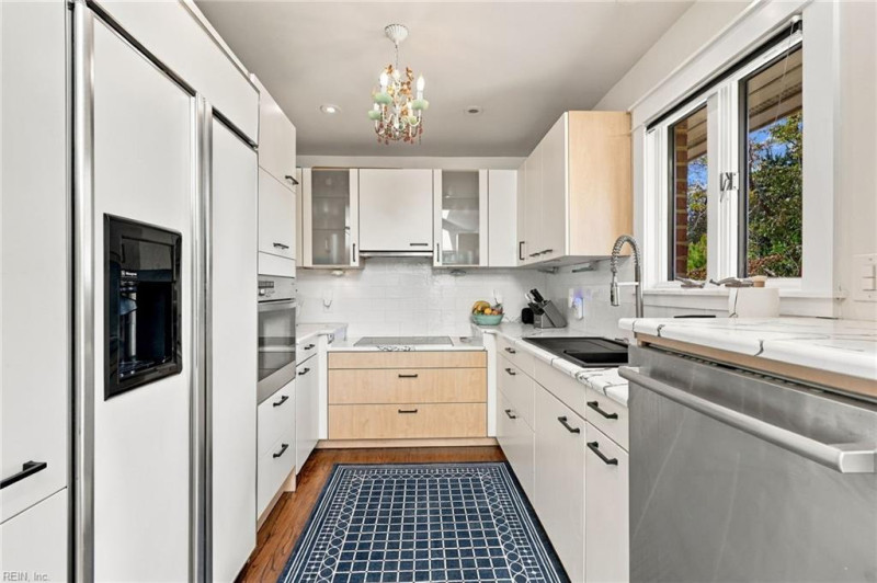 Photo 13 of 48 residential for sale in Virginia Beach virginia