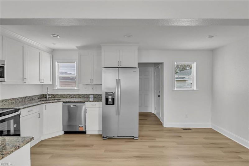 Photo 10 of 34 residential for sale in Norfolk virginia