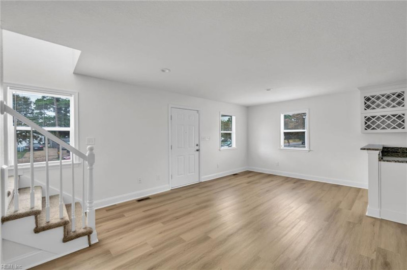 Photo 5 of 34 residential for sale in Norfolk virginia