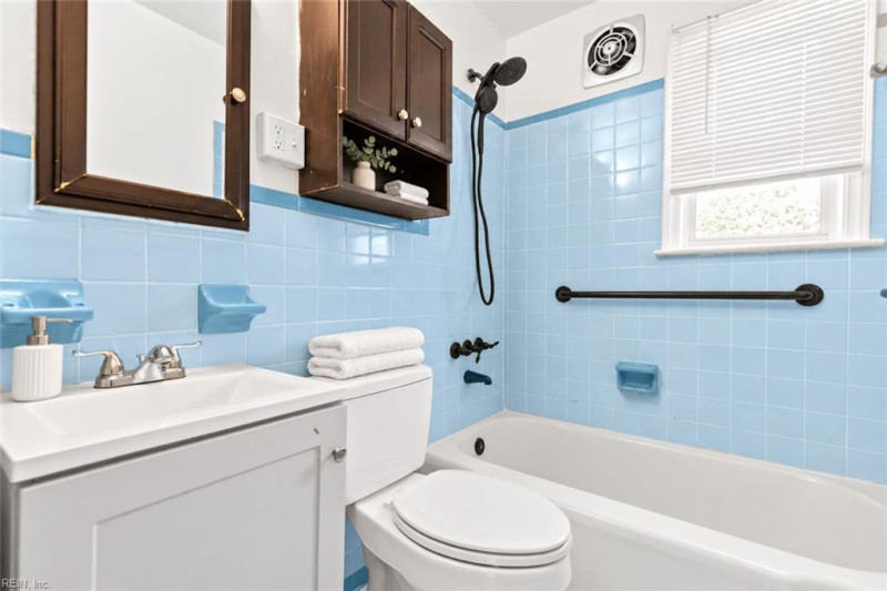 Photo 13 of 43 residential for sale in Norfolk virginia
