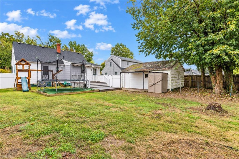 Photo 16 of 43 residential for sale in Norfolk virginia