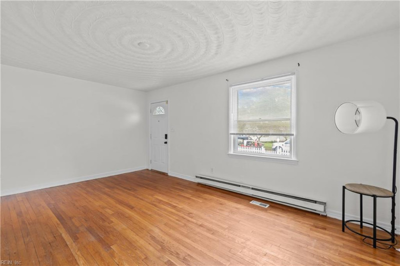 Photo 19 of 43 residential for sale in Norfolk virginia