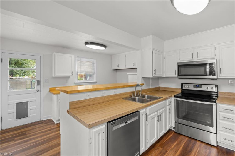 Photo 21 of 43 residential for sale in Norfolk virginia