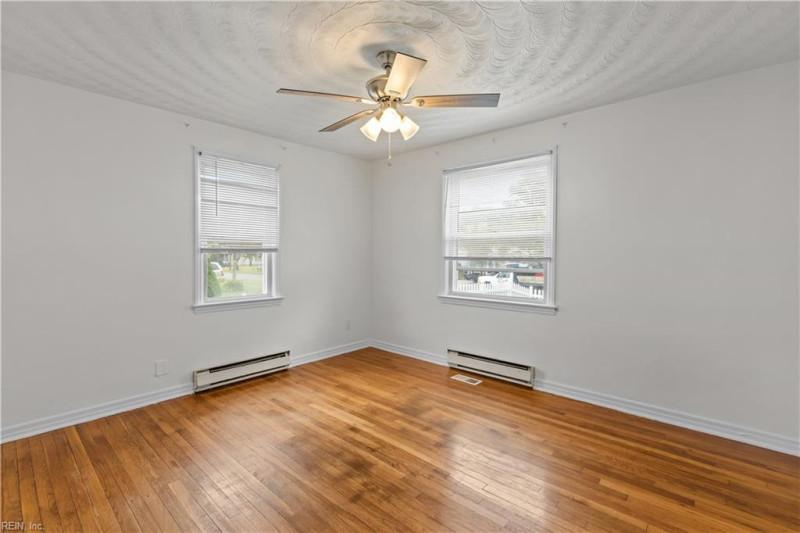 Photo 31 of 43 residential for sale in Norfolk virginia