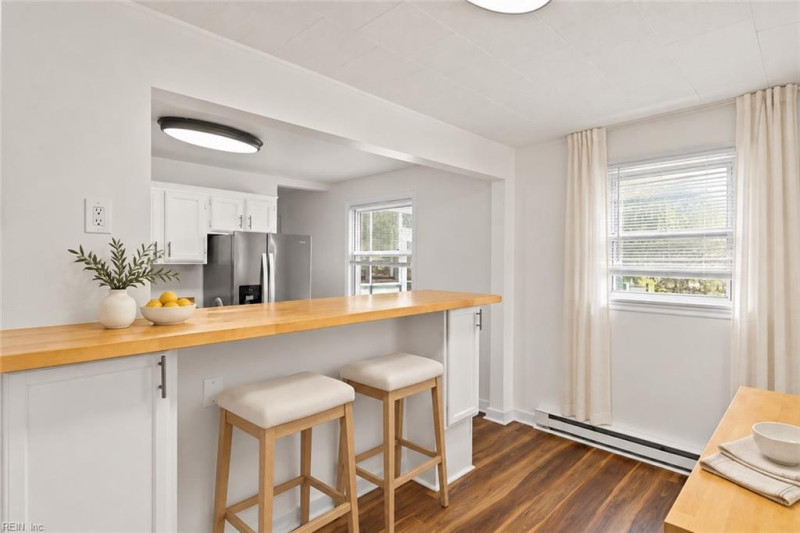 Photo 4 of 43 residential for sale in Norfolk virginia