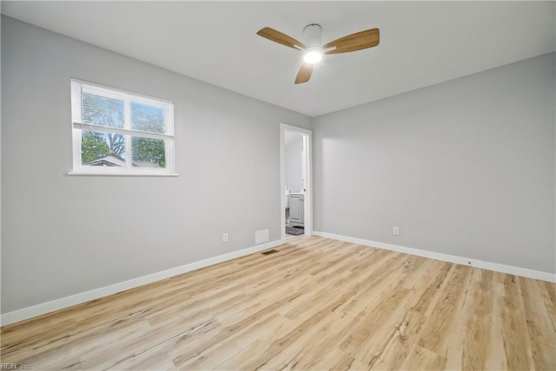 Photo 15 of 30 residential for sale in Hampton virginia