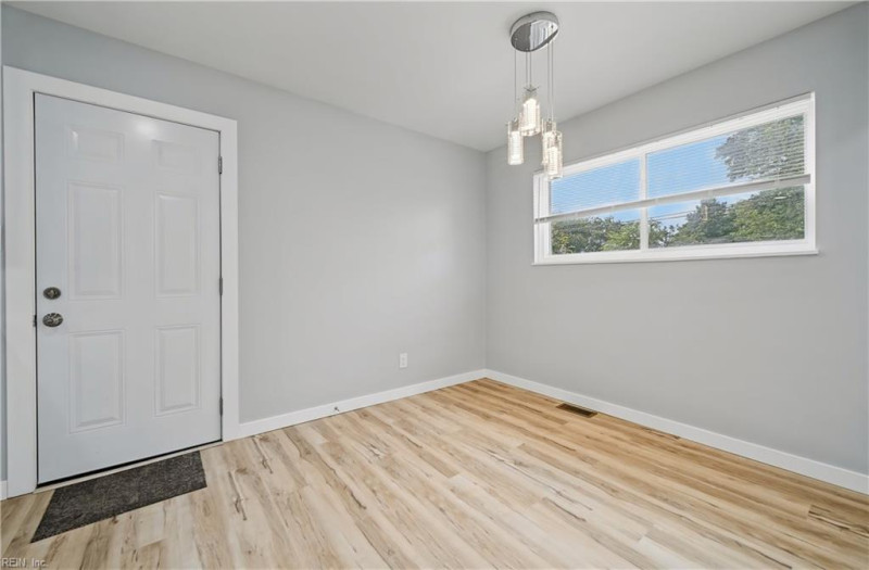 Photo 17 of 30 residential for sale in Hampton virginia