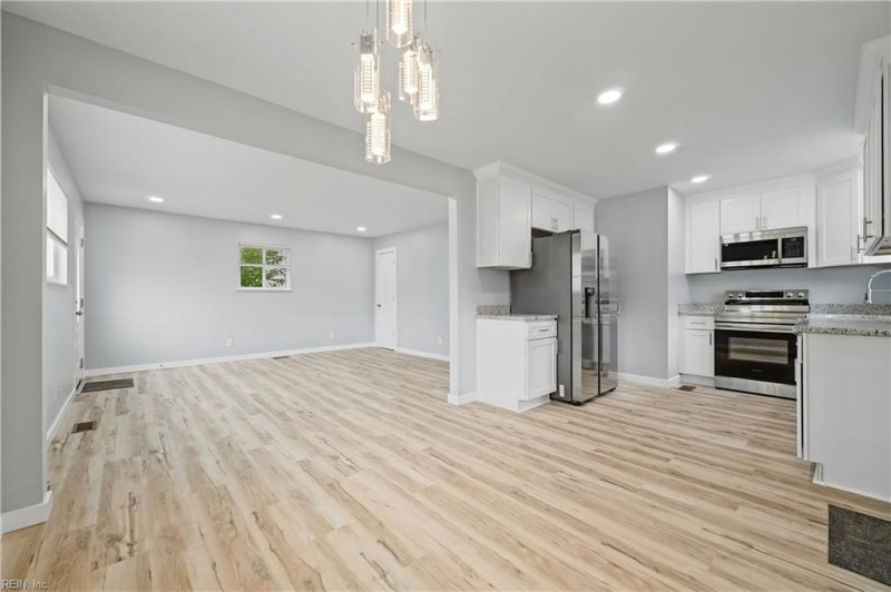 Photo 4 of 30 residential for sale in Hampton virginia