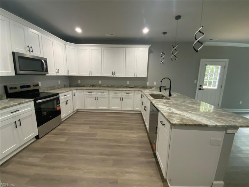 Photo 9 of 35 residential for sale in Newport News virginia