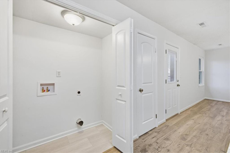 Photo 12 of 33 residential for sale in Virginia Beach virginia