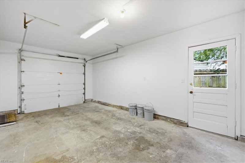 Photo 17 of 33 residential for sale in Virginia Beach virginia