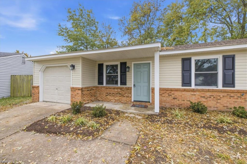 Photo 3 of 33 residential for sale in Virginia Beach virginia