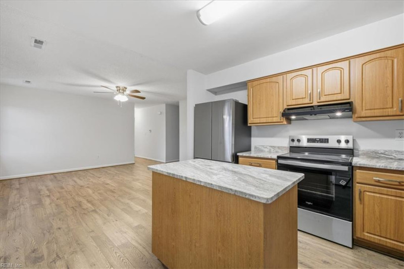 Photo 7 of 33 residential for sale in Virginia Beach virginia