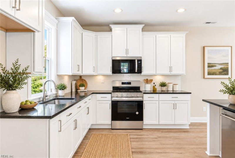 Photo 18 of 23 residential for sale in Norfolk virginia